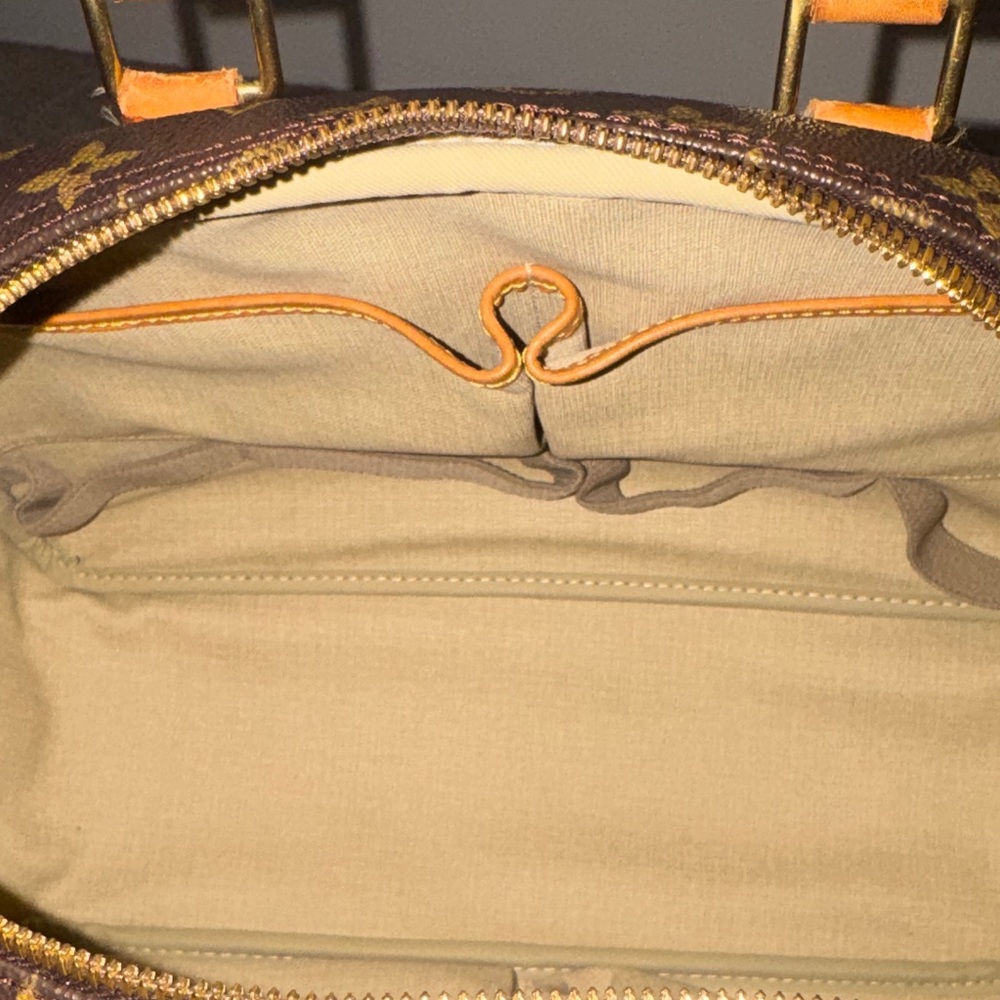 Louis Vuitton Monogram Canvas Satchel with Tan Vachetta Trim - Picture 6 of 7